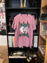 Load image into Gallery viewer, T-Shirt Paint More Stagedives Pink  Logo Green
